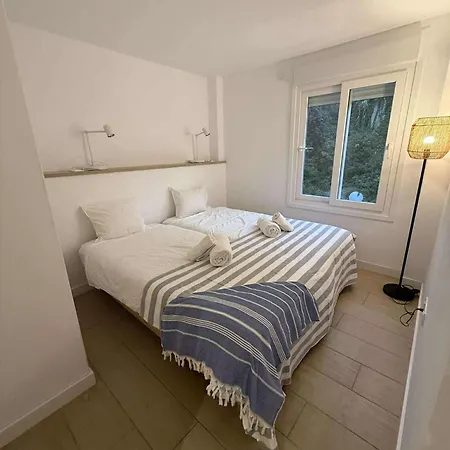 Large Terrace -side Apartment *