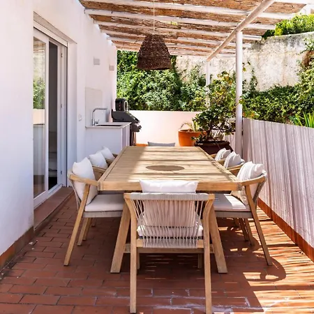 Large Terrace -side