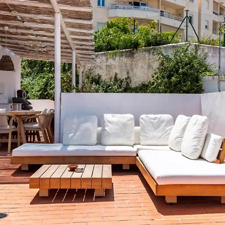 Large Terrace -side